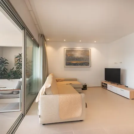 Jardines - Tabor 1 2 Pool View 1b בית נופש